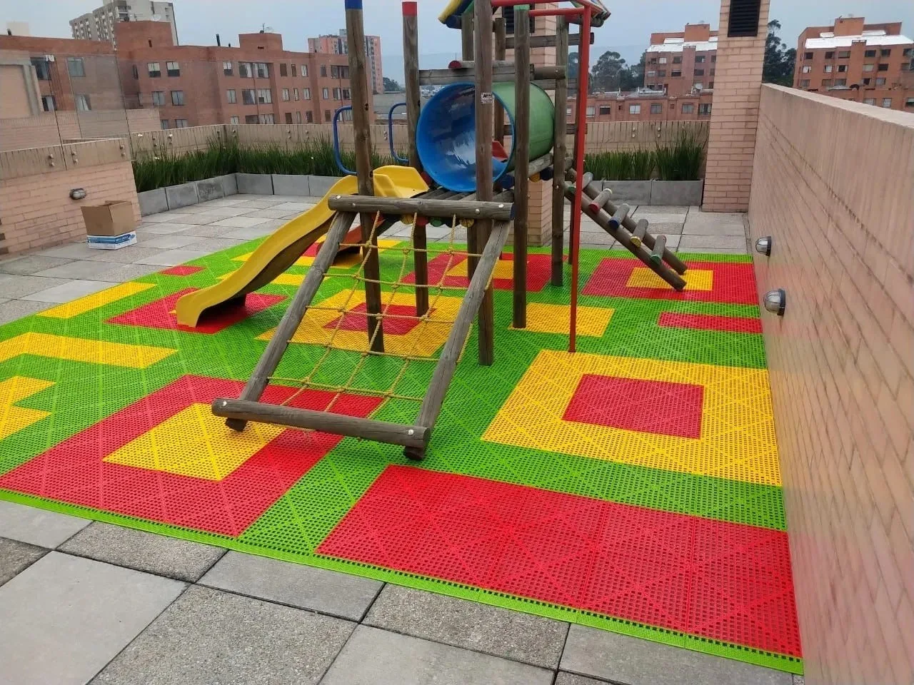 Pisos modulares EasyDeck Aqua para Parque infantil Easydeck Aqua Acento Suministros Pisos alta resistencia al agua, resistente a golpes, flexibles para niños, facil limpieza, Parque infrantil Easydeck Aqua Acento Suministros