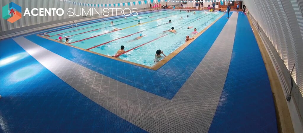 Pisos modulares de 30,8cm x 30,8cm de varios colores para piscinas, jacuzzi, club deportivo, complejos acuaticos, terrazas, entre otras áreas Acento Suministros en Colombia envios a nivel nacional.